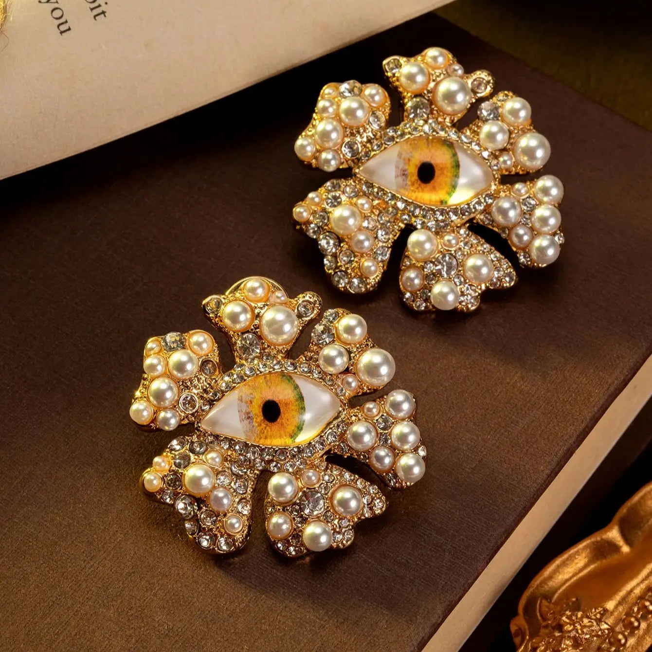 1 Pair of Vintage European and American Exaggerated Devil's Eye Flower Exquisite Earrings, Niche Style, Suitable for Women's Daily Wear, Party Wear, and as a Birthday Gift