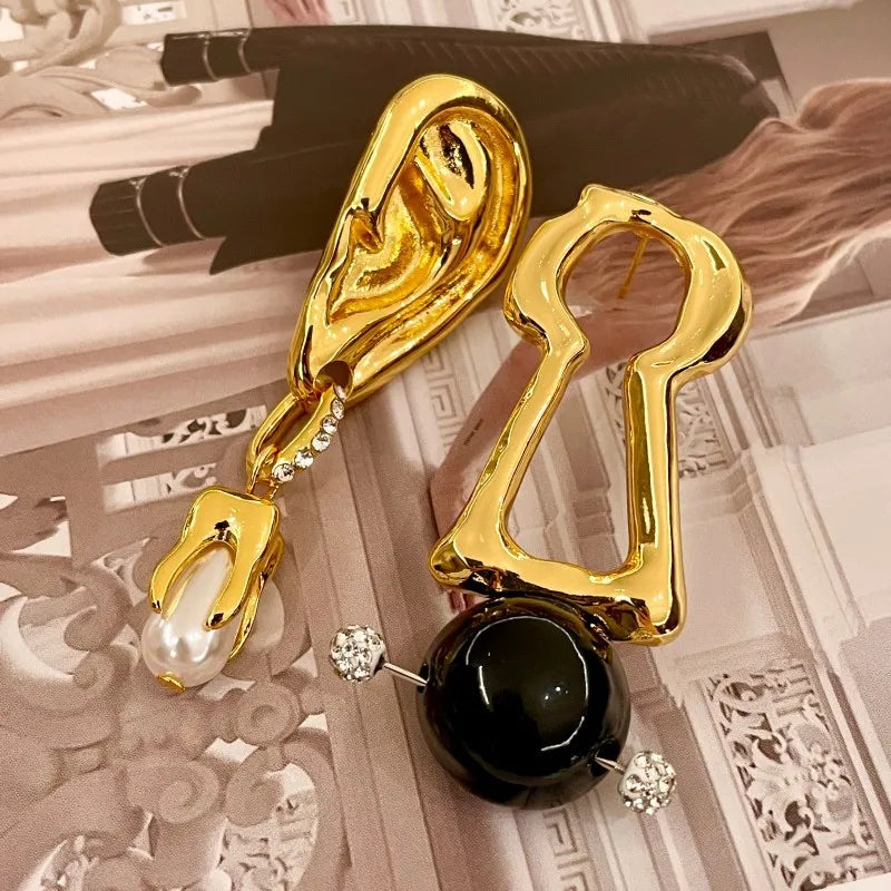 Asymmetrical Earrings for Women Hollow Out Palace Style Vintage Jewelry Hyperbole Pearls Elegant Pendientes Mujer