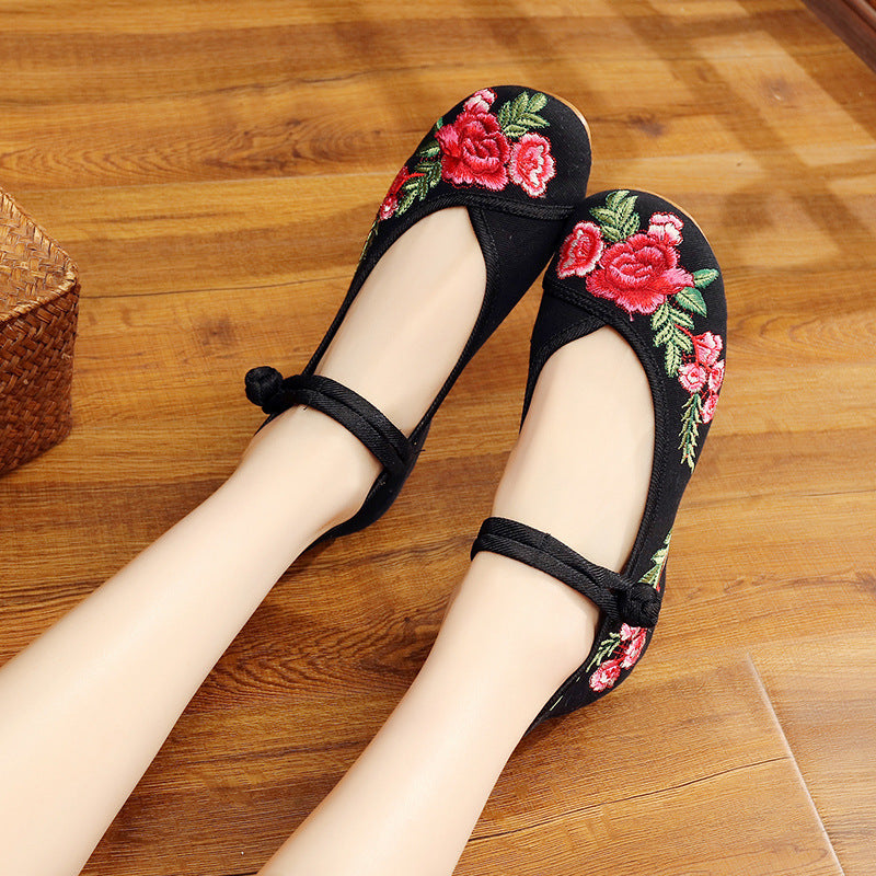 Luxury Ethnic Style Embroidered Shoes Beijing Cloth Shoes
