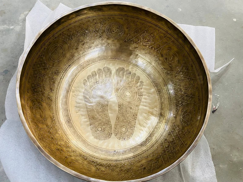 Himalayan Tibetan singing bowl: extra-large bowl with a carved Buddha base for sound healing