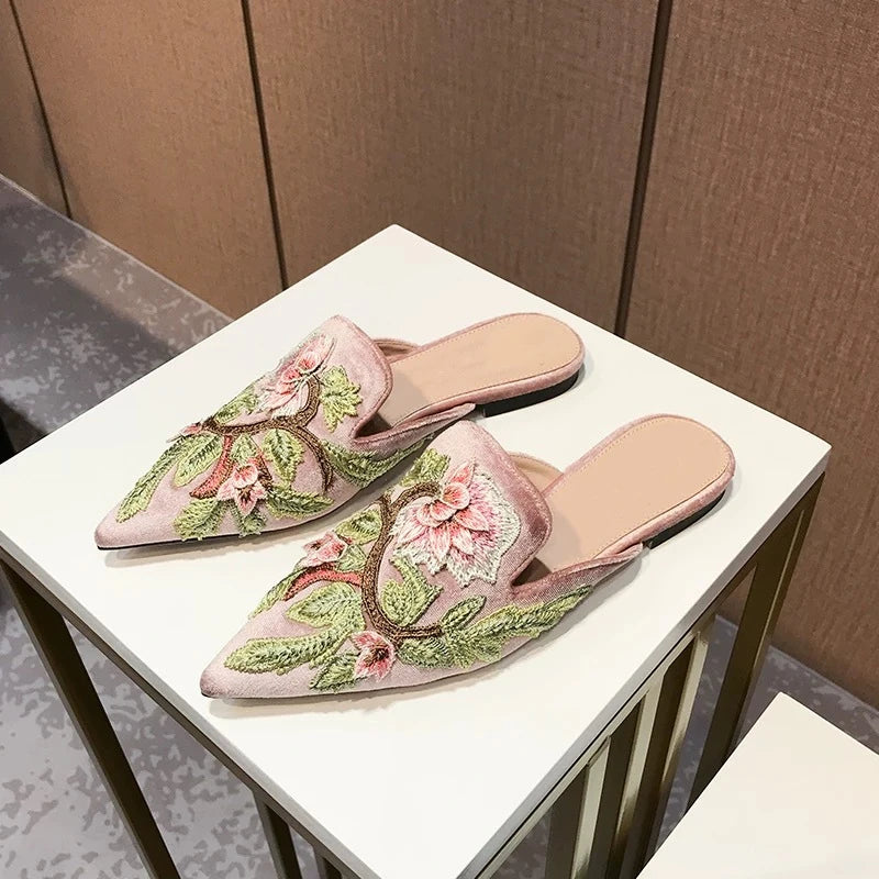 34-43 Retro Style Embroidery Female Shoes Outdoor Casual Pointed Toe 2026 Trendy Flat Women's Sandals