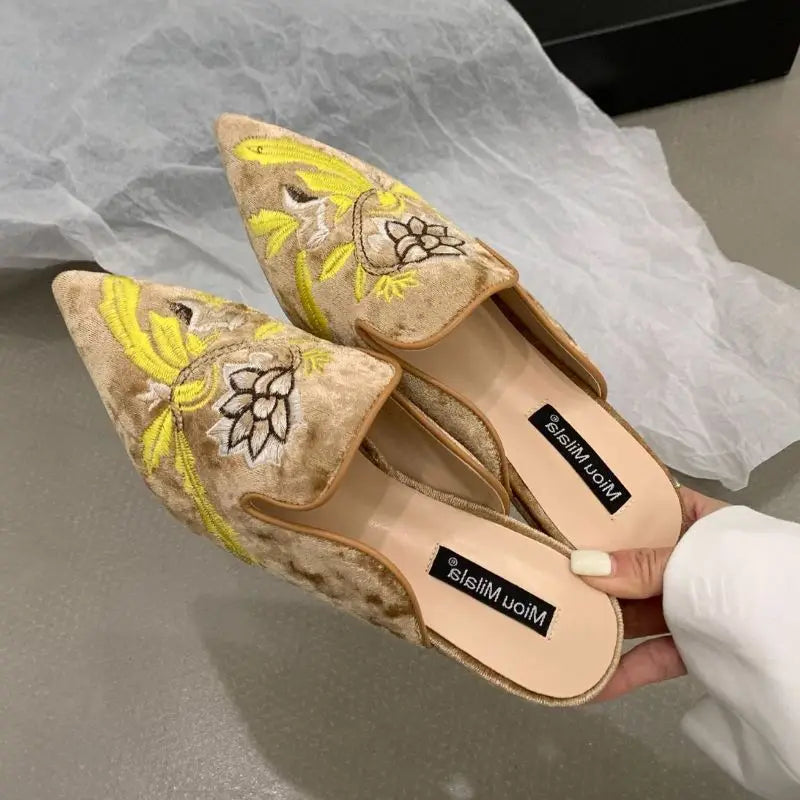 2024 New Ladies Slippers Outdoor Flat Loafer Pointed Toe Mules Slides Footwear