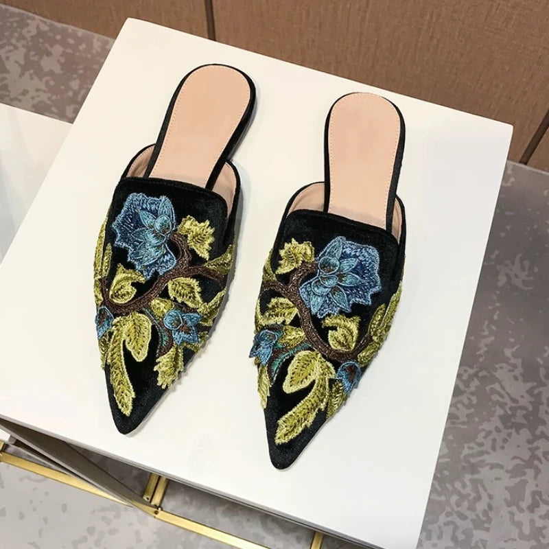 34-43 Retro Style Embroidery Female Shoes Outdoor Casual Pointed Toe 2026 Trendy Flat Women's Sandals