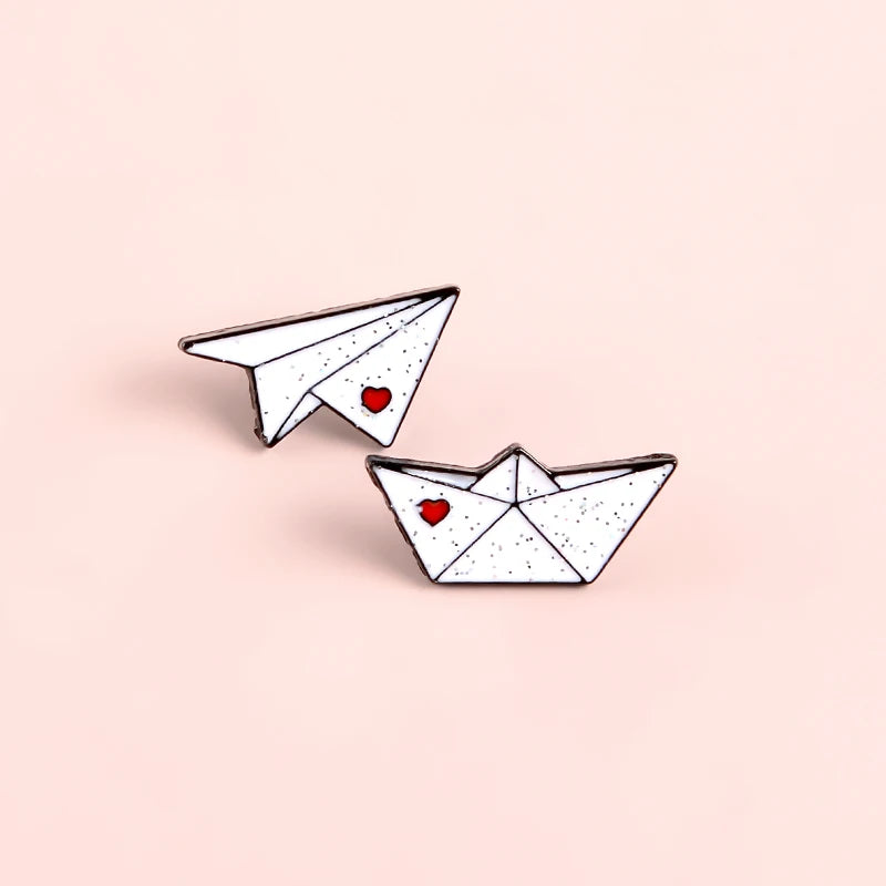 Paper plane Boat Enamel Pins Custom Love Brooches Lapel Pin Shirt Bag Aircraft Ferry Badge Mini Jewelry Gift For Kids Friends