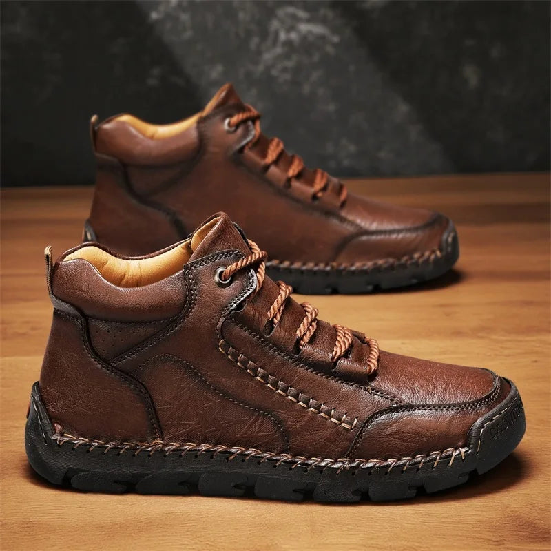 Autumn Mens Comfortable Lace Up Retro High Top Shoe Brand New Men Leather Boots Fashionable Anti Slip Soft Soled Mid-range Boots