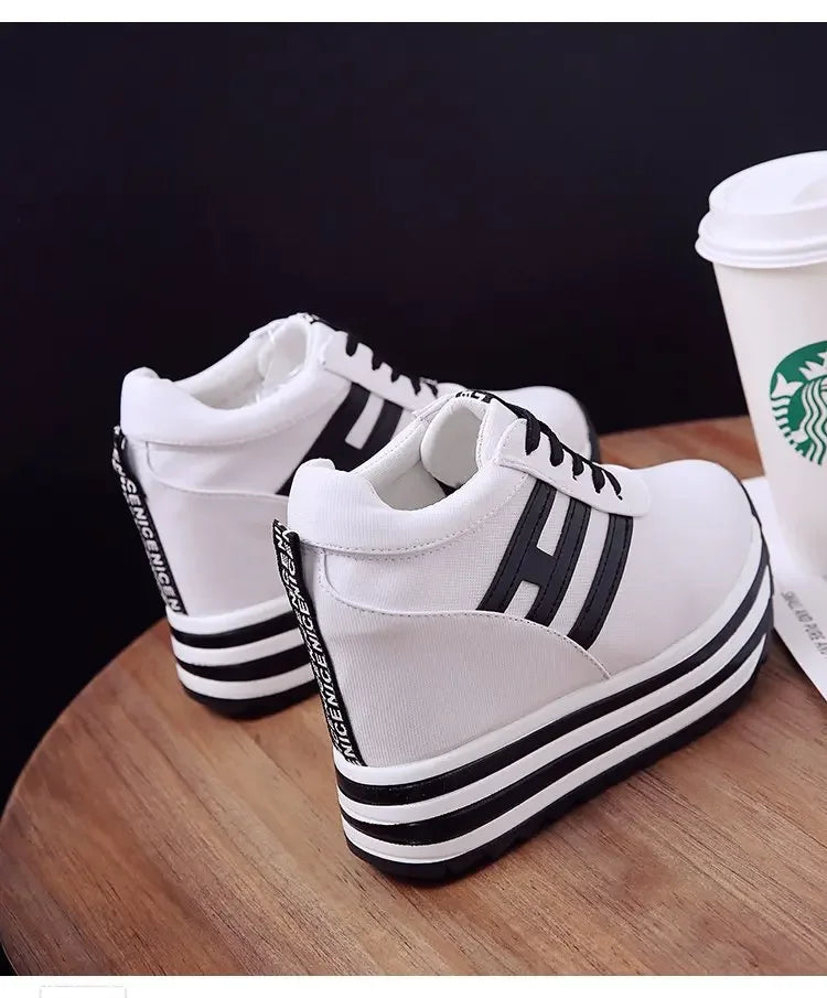 2024 New Winter Women Shoes Warm Fur Plush Lady Casual Shoes Lace Up Fashion Sneakers Platform Snow Boots Big Size
