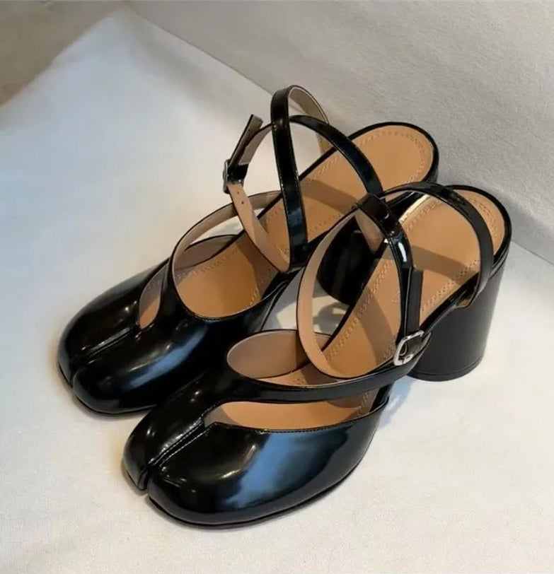 2025 New Fashion Patent Leather Cross Strap Tabi Women Sandals Summer Slingbacks Split toe Thick High heels Chunky Shoes Sandals