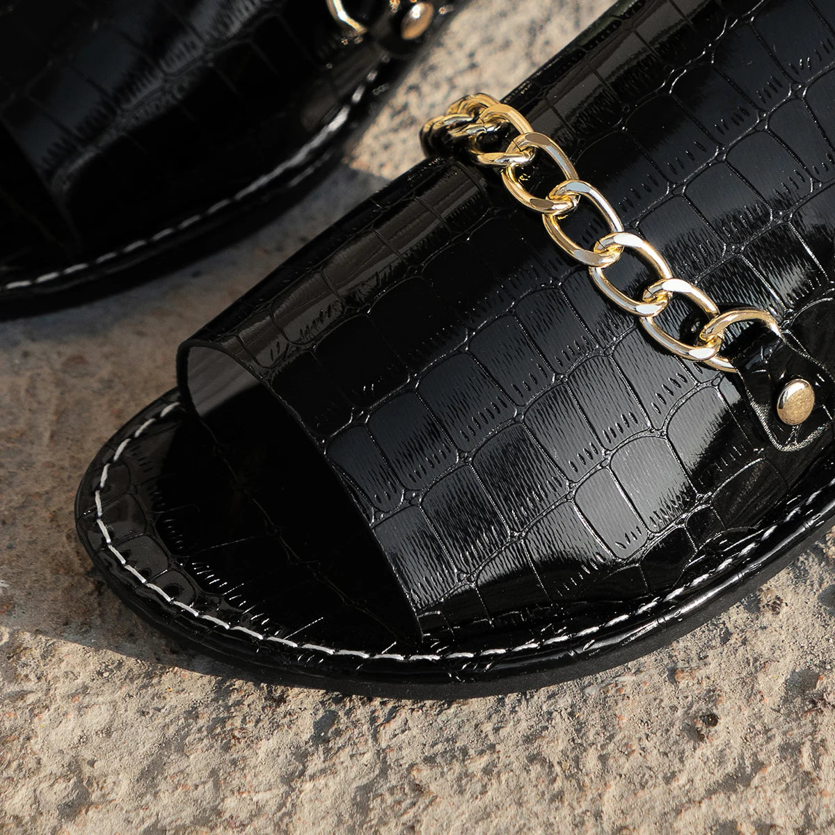 Women's Large Size Chain Flat Sandals 36-43 Summer 2026 Fashion Casual Versatile Open Toe Slippers Versatile Comfortable Sandals