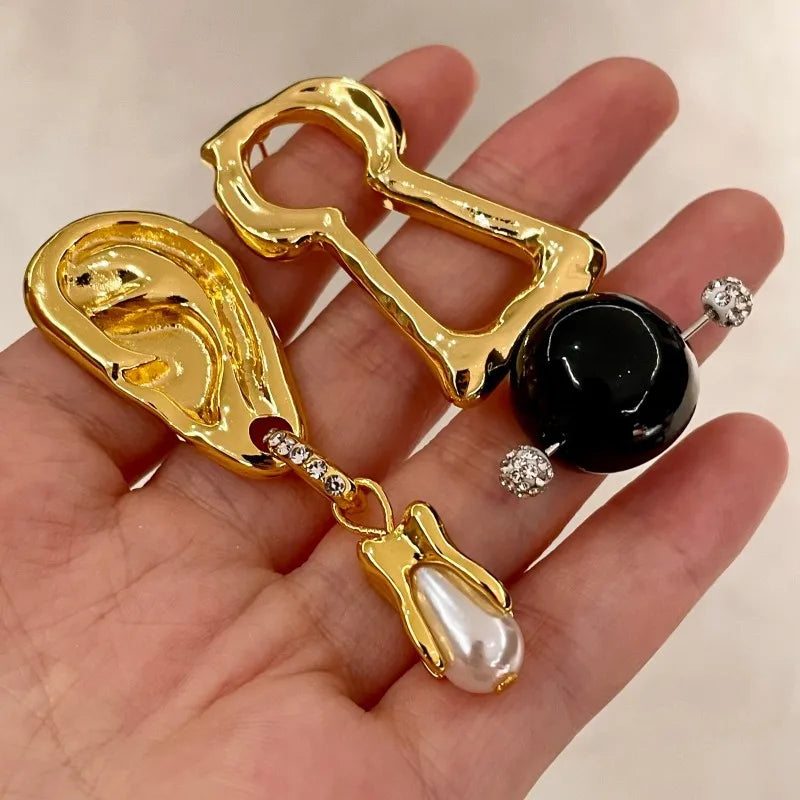 Asymmetrical Earrings for Women Hollow Out Palace Style Vintage Jewelry Hyperbole Pearls Elegant Pendientes Mujer