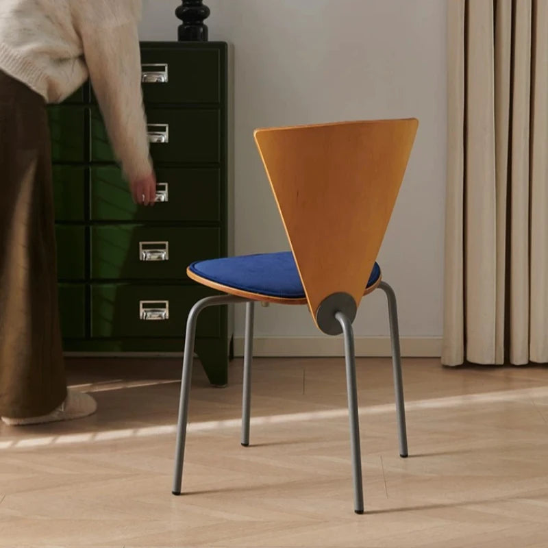 Nordic Vintage Bauhaus Dining Chair Retro Designer Leisure Chair Simple Creative Backrest Seating for Small Space Home Furniture
