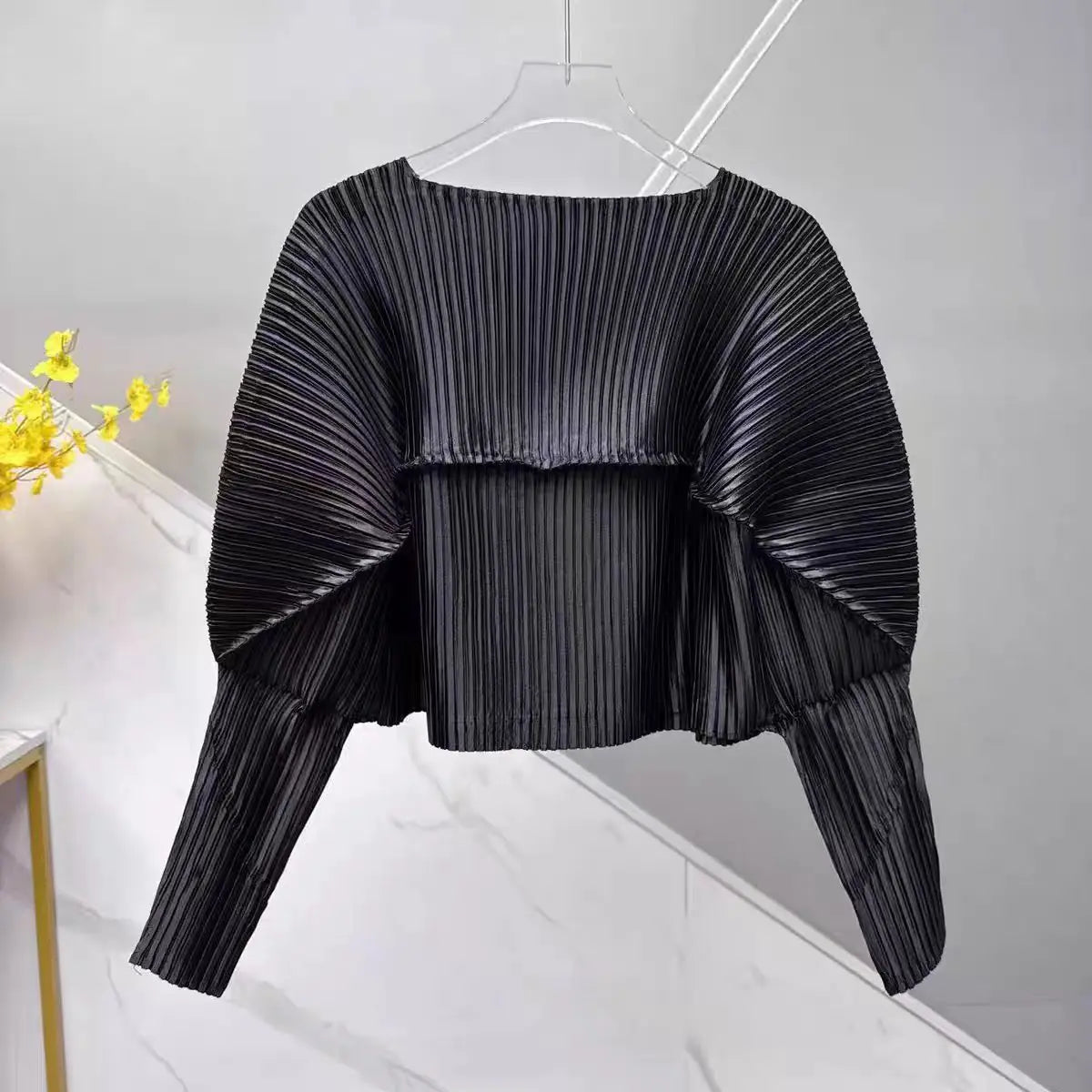Women's Burgundy Pleated miyake StyleBatwing Sleeve Round Neck Cropped Long-Sleeve Top Shiny Fabric Fashion Casual Daily Wear Trendy Chic