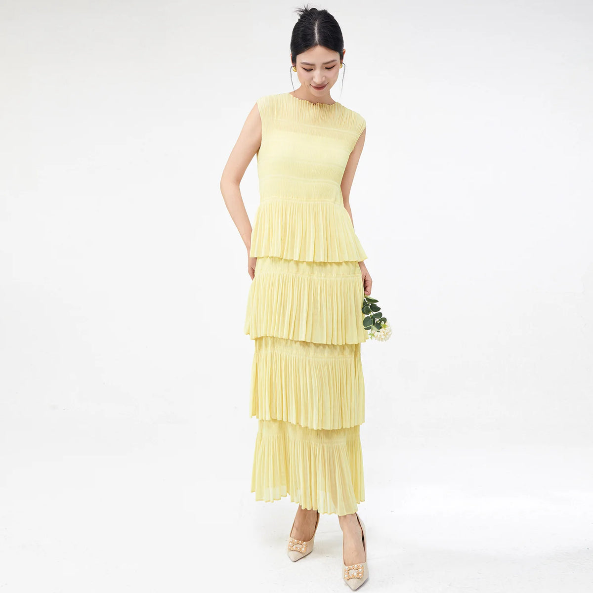 Miyake Folds 2024 Spring/summer New Elegant Women's Sleeveless Dress Fashion Everything Cake Dress