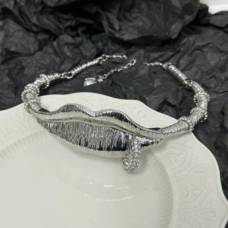 Stylish Lip Texture Rhinestone Collar Elegant Personality Dinner Necklace Ladies Fashion Jewelry Accessories