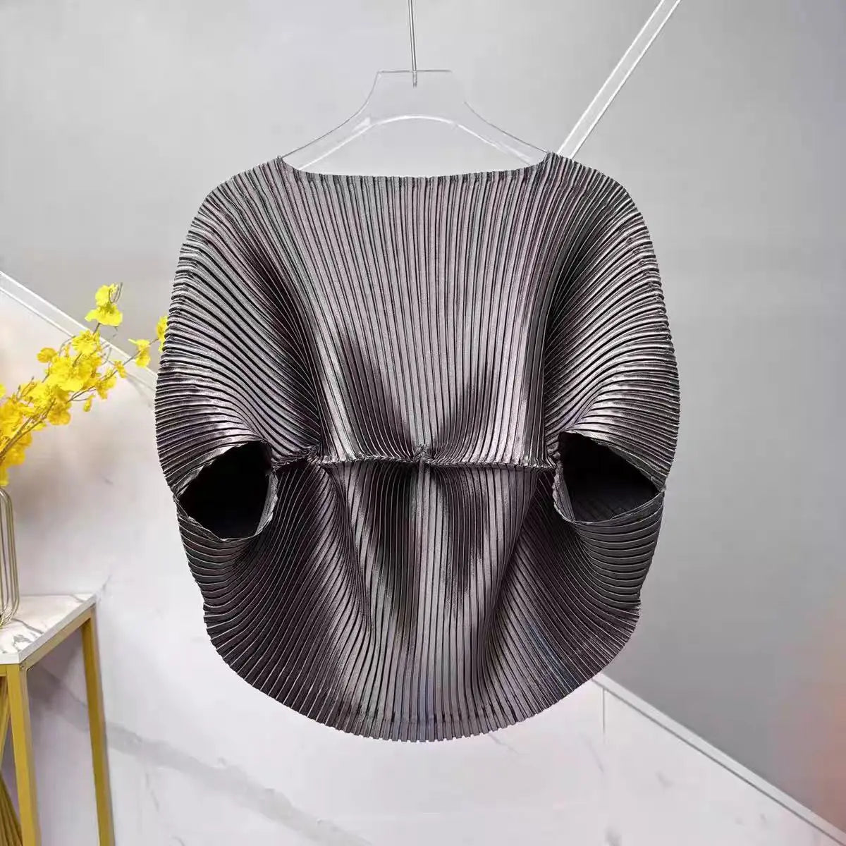 Women's Burgundy Pleated miyake StyleBatwing Sleeve Round Neck Cropped Long-Sleeve Top Shiny Fabric Fashion Casual Daily Wear Trendy Chic