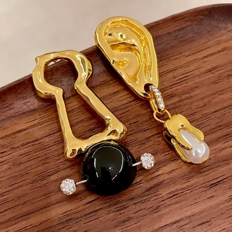 Asymmetrical Earrings for Women Hollow Out Palace Style Vintage Jewelry Hyperbole Pearls Elegant Pendientes Mujer