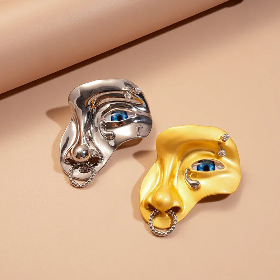 Personality Half Human Face Brooches for Women Men Cool Design Mask Shaped Brooches Pins Suit Clothes Accessories Bag Badge