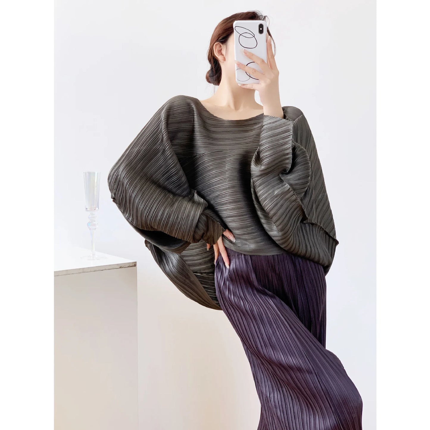 Miyake Style Pleated Top for Women 2025 New Solid Color Loose Round Neck Bat Sleeve Lazy High-end T-shirt for Women