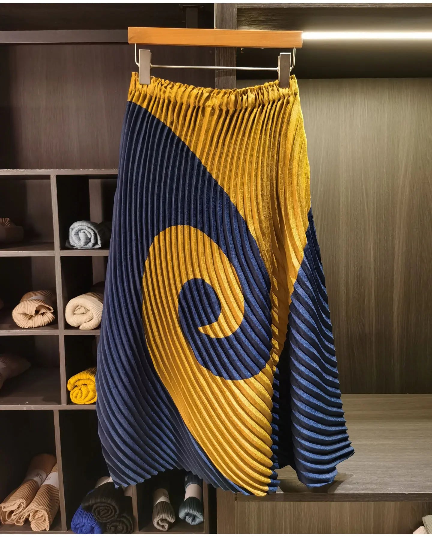 Miyake style Pleated Color Block T-Shirt 2026 Summer New Irregular Top Skirt 2-Piece Set Women Vacation Stretch Wrinkle-Free Clothing