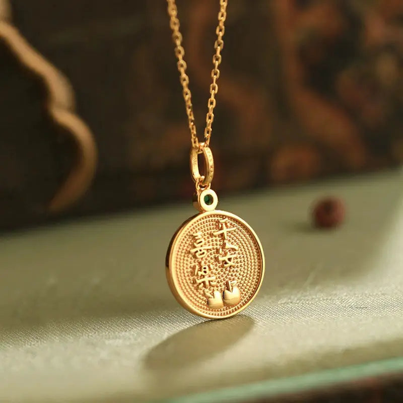 Natural green chalcedony circular pendant fresh minimalist nInlaid Chinese style classic peace and happiness necklace jewelry