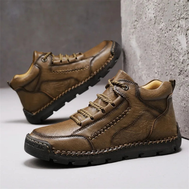 Autumn Mens Comfortable Lace Up Retro High Top Shoe Brand New Men Leather Boots Fashionable Anti Slip Soft Soled Mid-range Boots