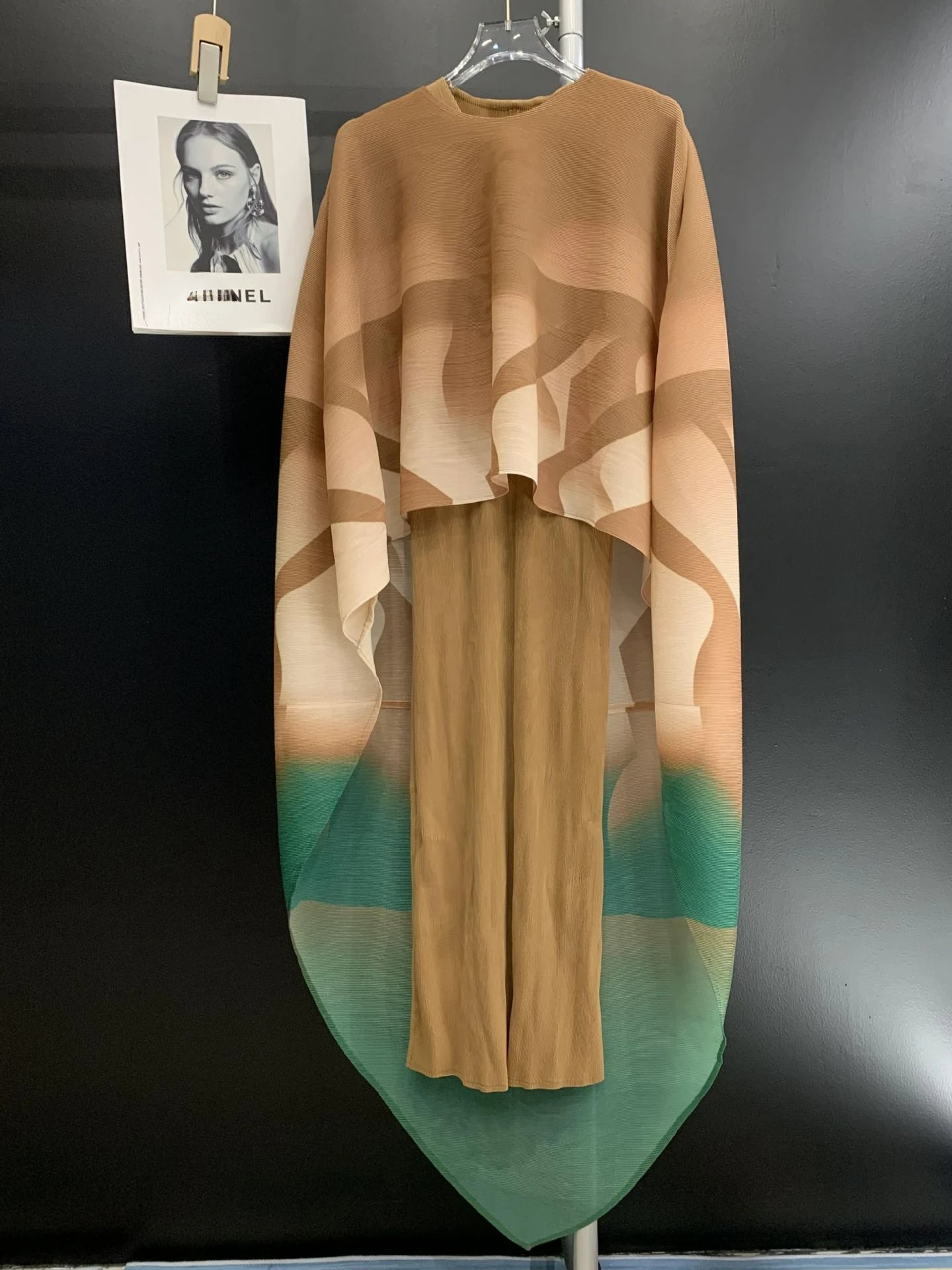 Miyake Folded Fashionable and Elegant Women's Long Skirt, Temperament Skirt, Round Neck Printed Shawl, Two Piece Dress Set