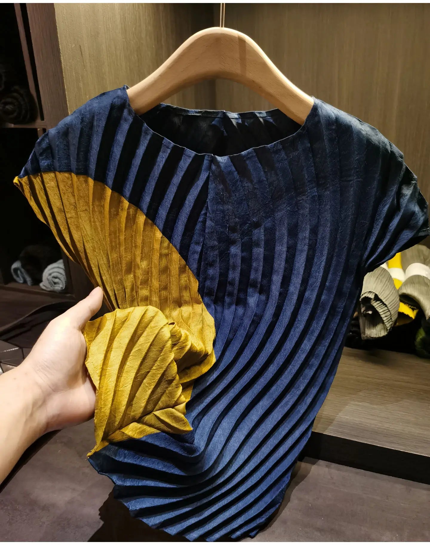 Miyake style Pleated Color Block T-Shirt 2026 Summer New Irregular Top Skirt 2-Piece Set Women Vacation Stretch Wrinkle-Free Clothing