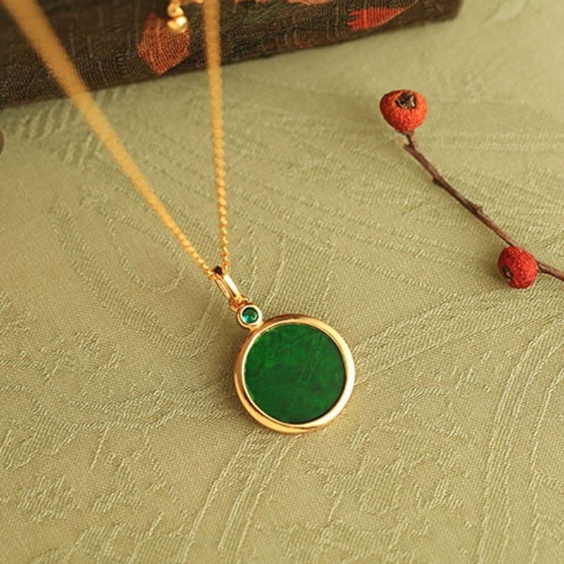 Natural green chalcedony circular pendant fresh minimalist nInlaid Chinese style classic peace and happiness necklace jewelry