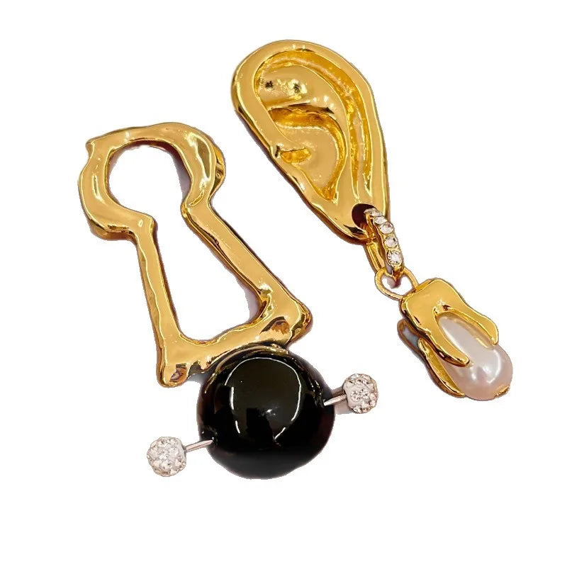 Asymmetrical Earrings for Women Hollow Out Palace Style Vintage Jewelry Hyperbole Pearls Elegant Pendientes Mujer