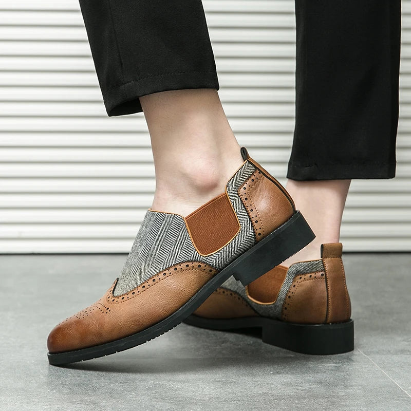 Spring New Men's Comfortable Carved Breathable Block Shoes Fashion Brand Men Retro Brown Pointed Business Banquet Wedding Shoes