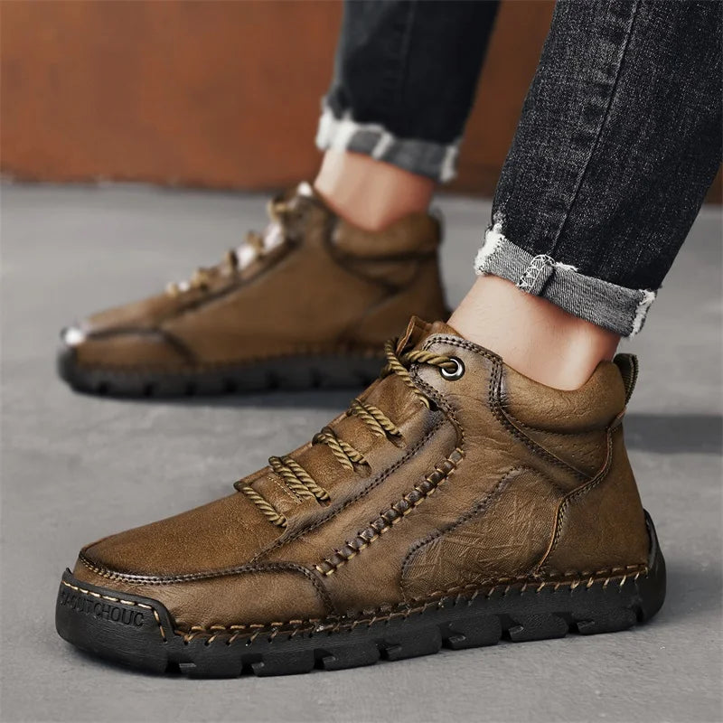 Autumn Mens Comfortable Lace Up Retro High Top Shoe Brand New Men Leather Boots Fashionable Anti Slip Soft Soled Mid-range Boots
