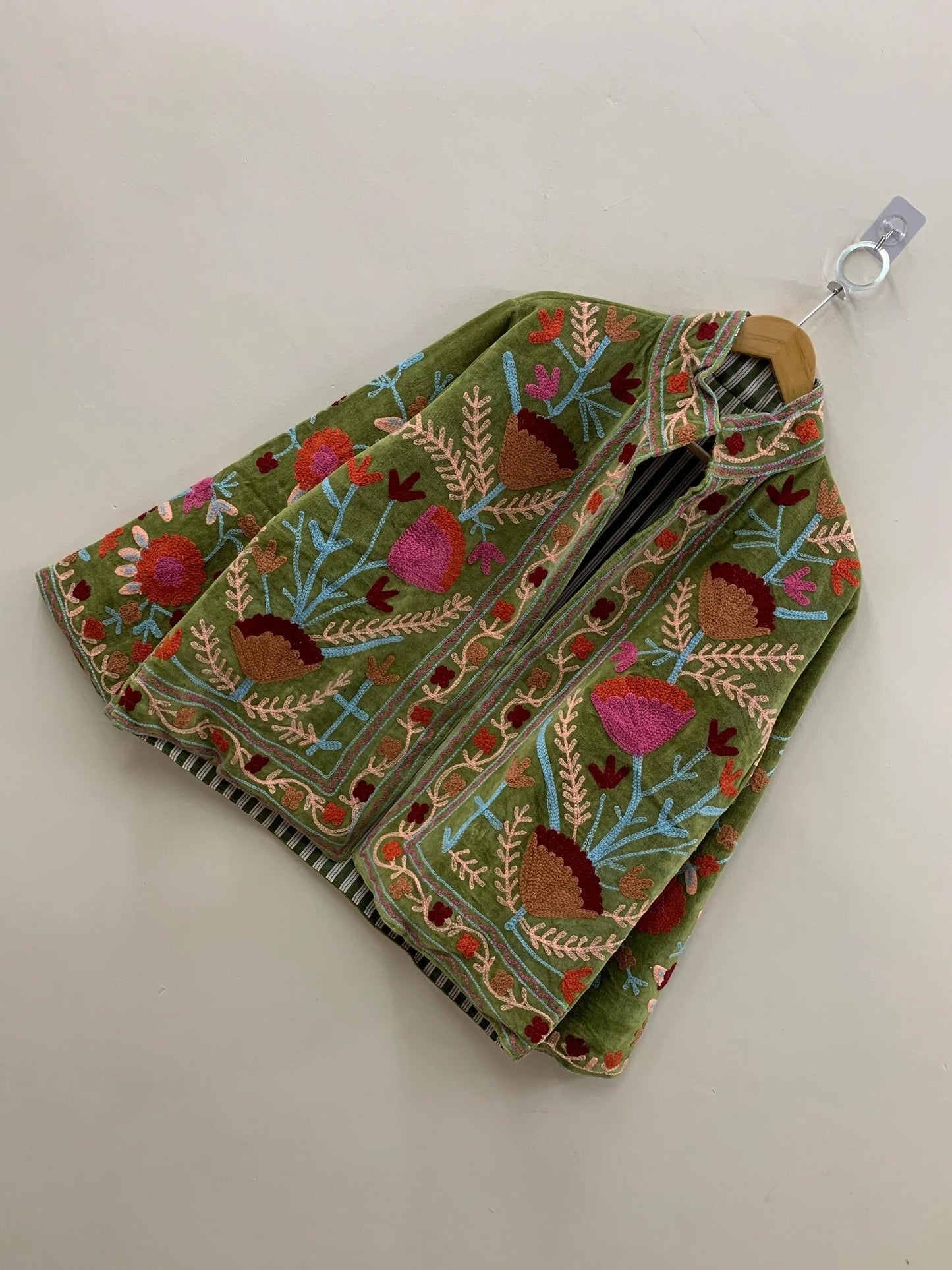 Unisex Handcrafted Suzani Velvet Jacket Floral Embroidered Winter Coat Bohemian Ethnic Outerwear Factory Direct Wholesale Price
