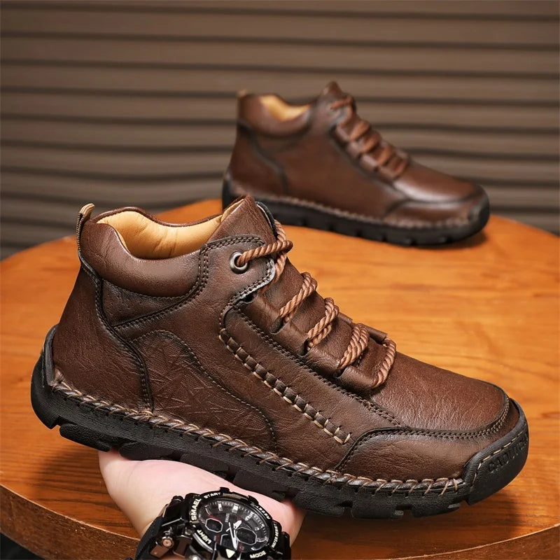 Autumn Mens Comfortable Lace Up Retro High Top Shoe Brand New Men Leather Boots Fashionable Anti Slip Soft Soled Mid-range Boots