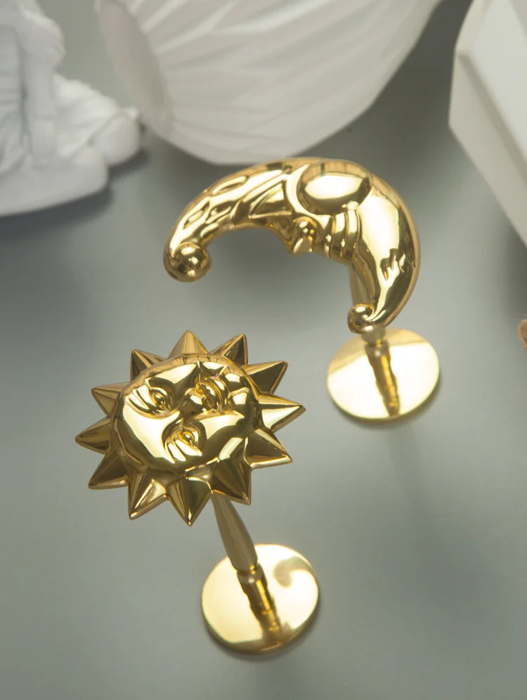 Luxury Brass Curtain Hook Retro Gold Wall Mounted Hanger for Bedroom Living Room Entryway Decor Elegant Hardware Accessories