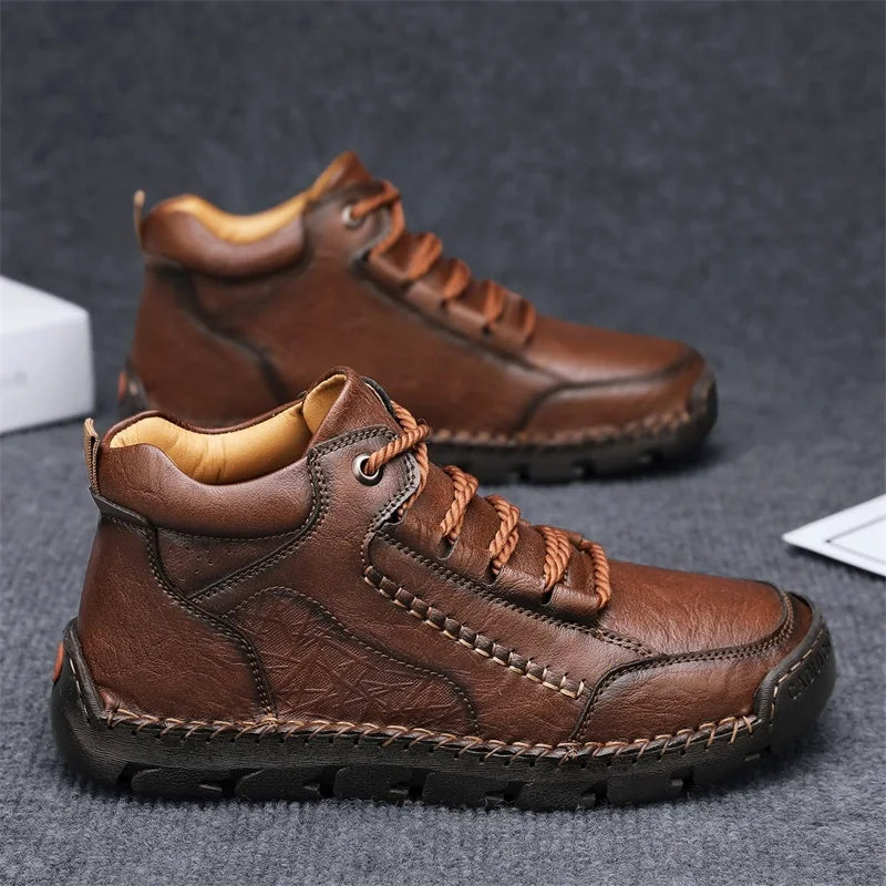 Autumn Mens Comfortable Lace Up Retro High Top Shoe Brand New Men Leather Boots Fashionable Anti Slip Soft Soled Mid-range Boots