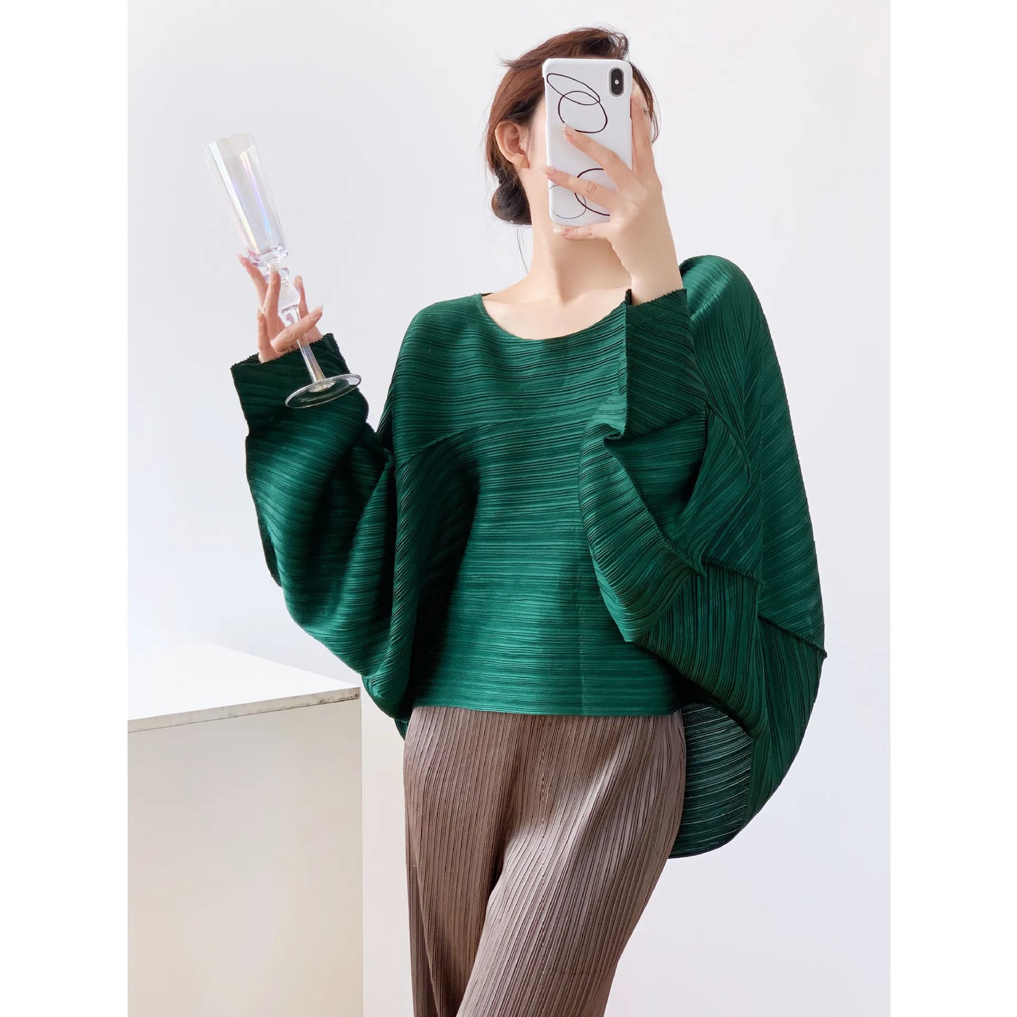 Miyake Style Pleated Top for Women 2025 New Solid Color Loose Round Neck Bat Sleeve Lazy High-end T-shirt for Women