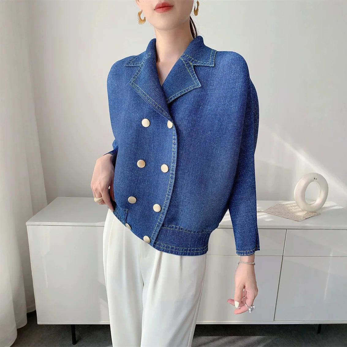 Miyake Women's Early‑Autumn Toothpick‑Texture Pleated Jacket, Relaxed‑Vibe Casual Outerwear, Slim‑Fitting Draping Commuter Top