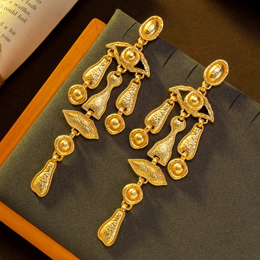 1 Pair of Vintage Design Earrings with Unique Elements, Gold Eyes and Mouth, Luxurious and Niche, Suitable for Women to Wear Daily or at Parties, Can Be Given as a Gift