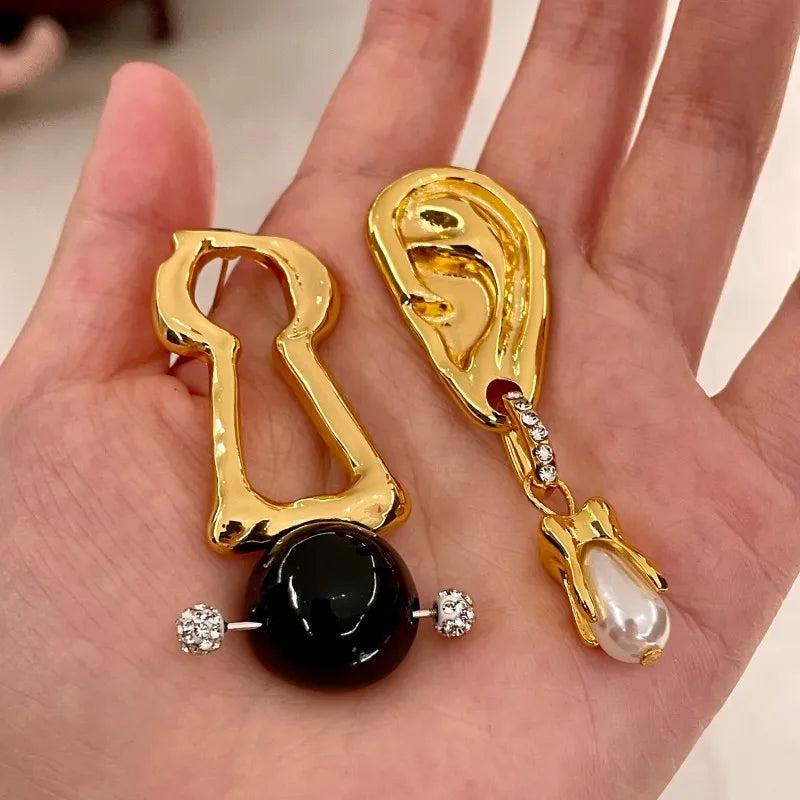 Asymmetrical Earrings for Women Hollow Out Palace Style Vintage Jewelry Hyperbole Pearls Elegant Pendientes Mujer