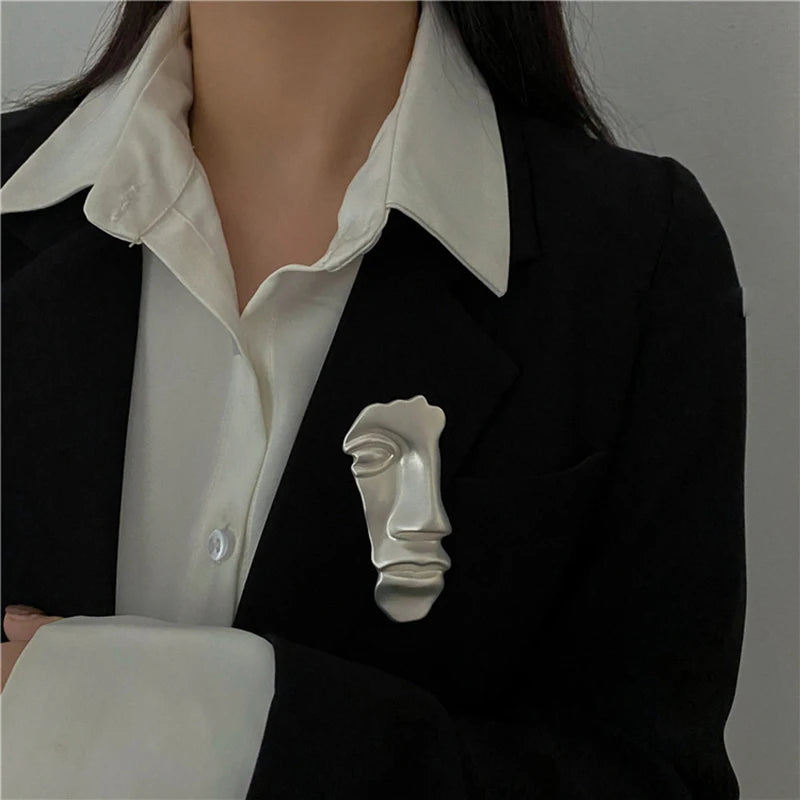 2024 New French Gold-Plated Face Brooch Vintage Fashion Suit Skirt Brooch Unisex Men's Women's Jewelry Accessories