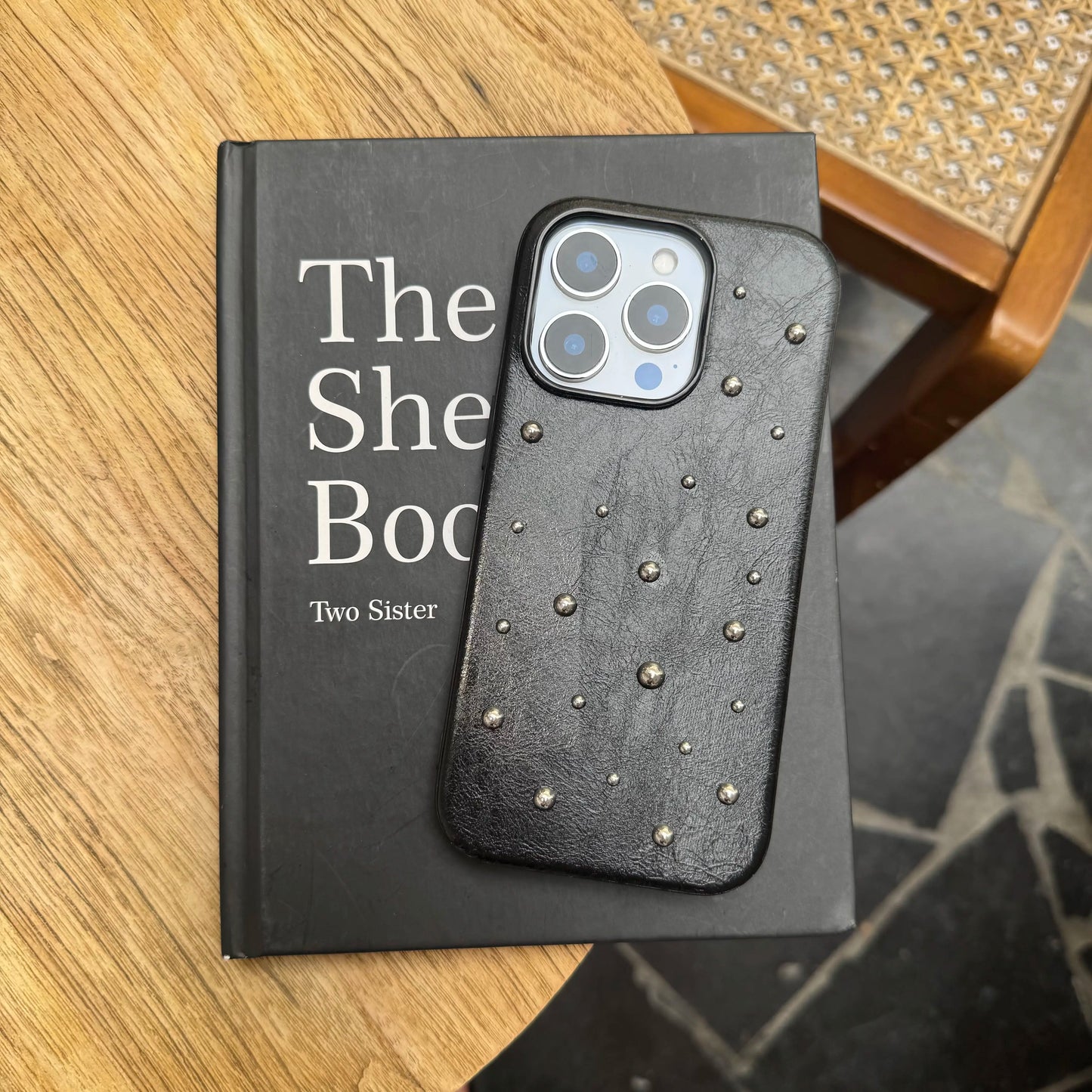 Chic iPhone case 17 16 15 14 Pro Max 17Air Case Fashion Advanced Black Leather Stereoscopic Small Round Bead Rivet Phone Cover