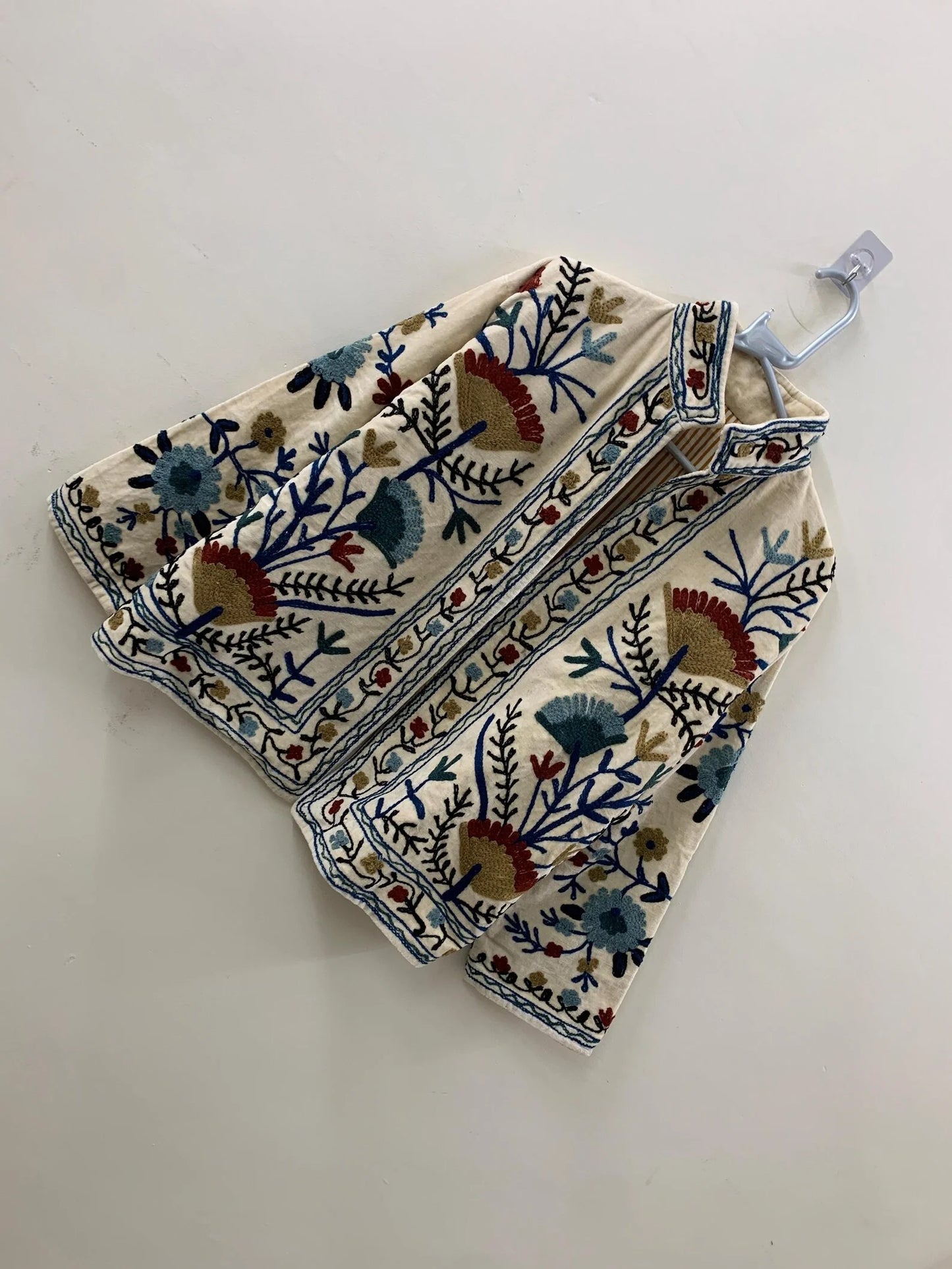 Unisex Handcrafted Suzani Velvet Jacket Floral Embroidered Winter Coat Bohemian Ethnic Outerwear Factory Direct Wholesale Price