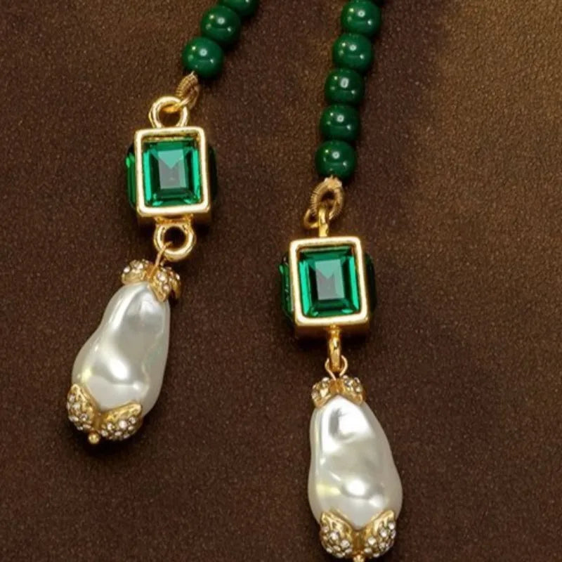 Baroque Pearls Earrings for Women Emerald Vintage Court Style Jewelry Fashion Geometric Elegant Pendientes Mujer