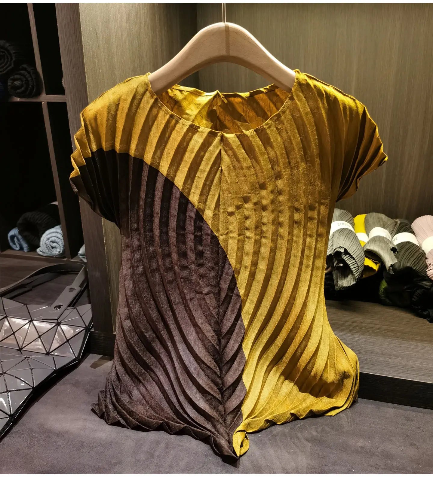 Miyake style Pleated Color Block T-Shirt 2026 Summer New Irregular Top Skirt 2-Piece Set Women Vacation Stretch Wrinkle-Free Clothing
