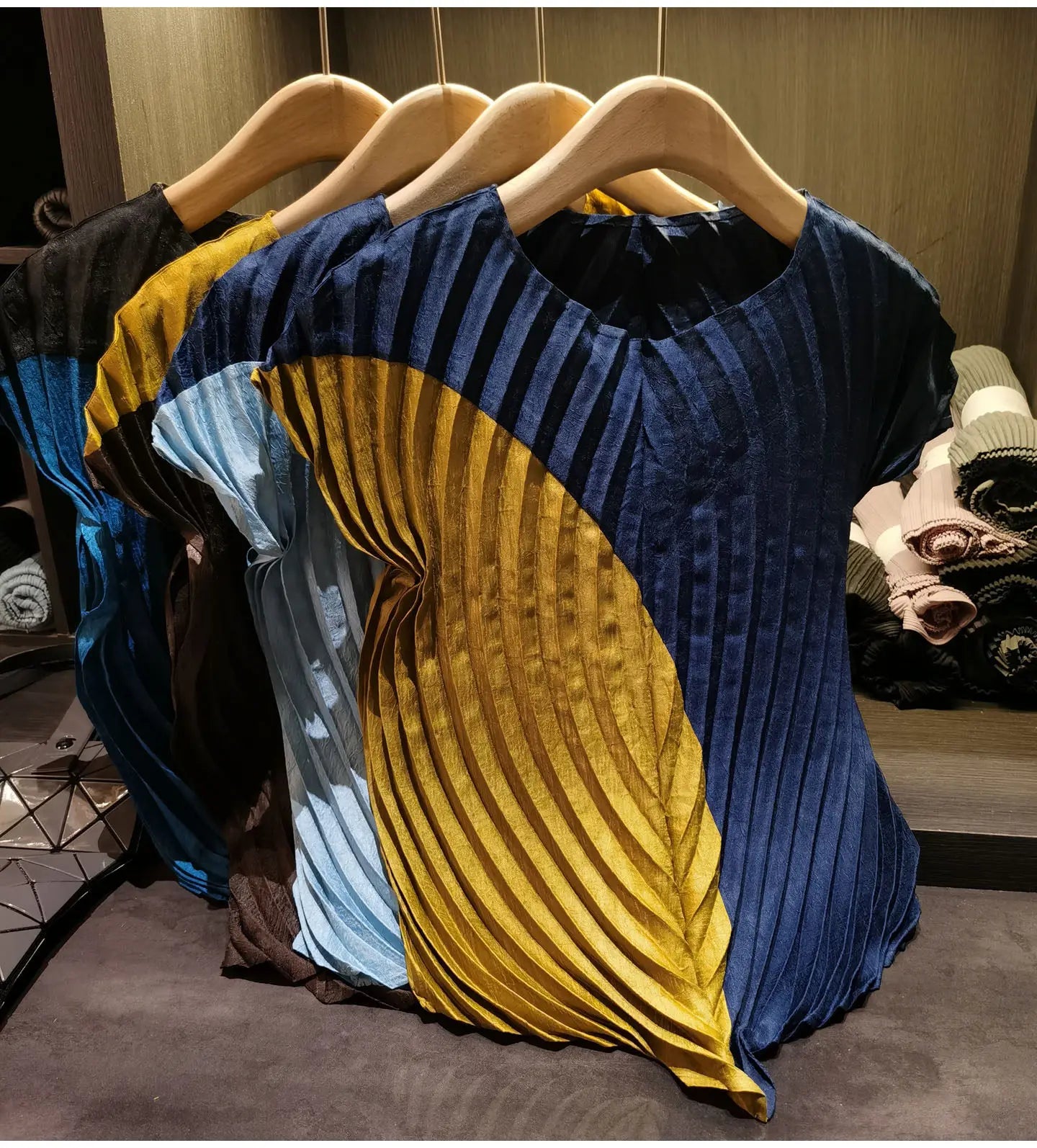 Miyake style Pleated Color Block T-Shirt 2026 Summer New Irregular Top Skirt 2-Piece Set Women Vacation Stretch Wrinkle-Free Clothing