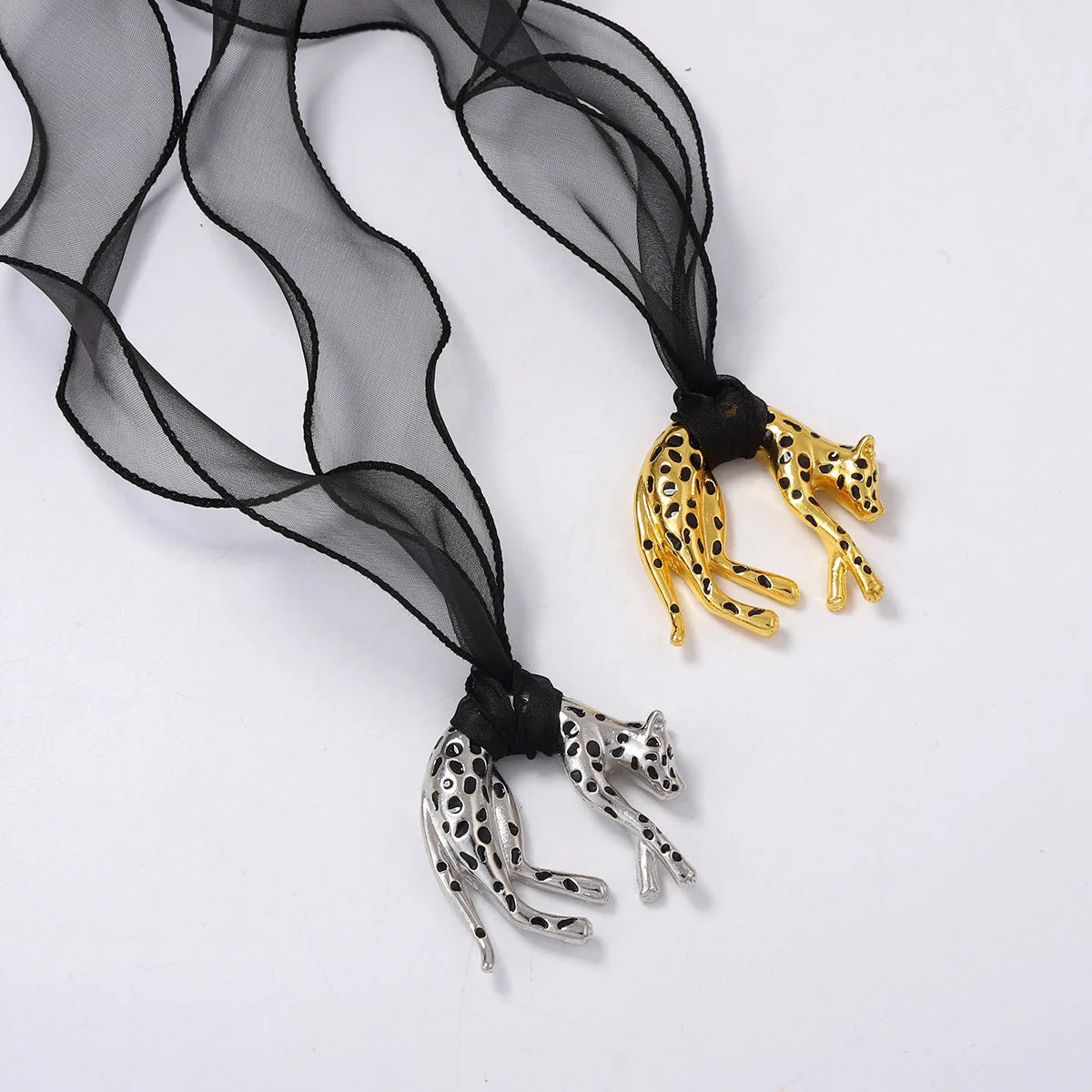 DIGADAGU Metal Money Leopard Animal Pendant Necklace New Simple Vintage Sweater Chain Women Party Jewelry Accessories