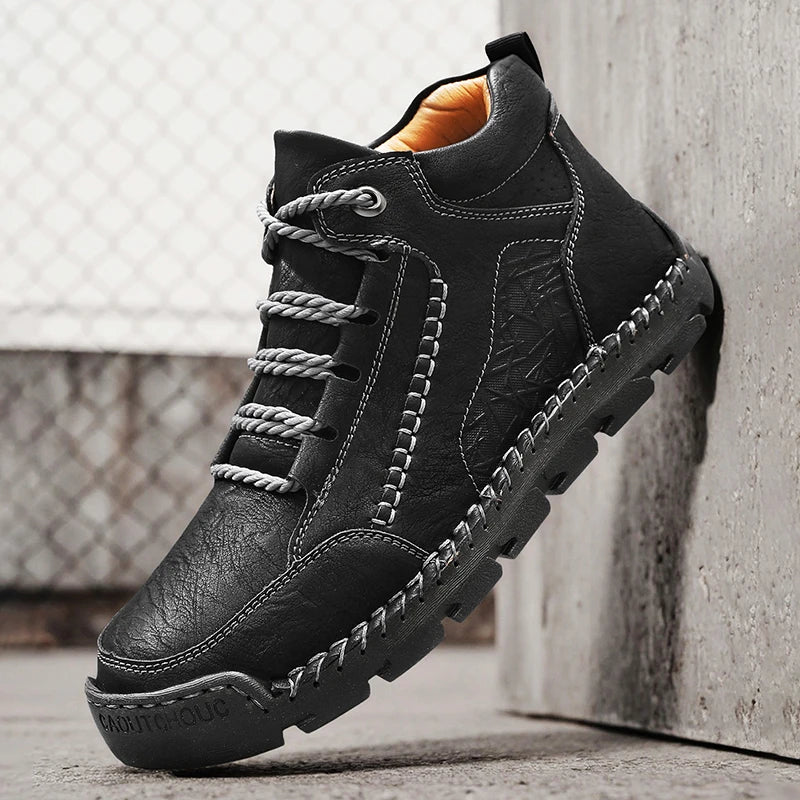 Autumn Mens Comfortable Lace Up Retro High Top Shoe Brand New Men Leather Boots Fashionable Anti Slip Soft Soled Mid-range Boots