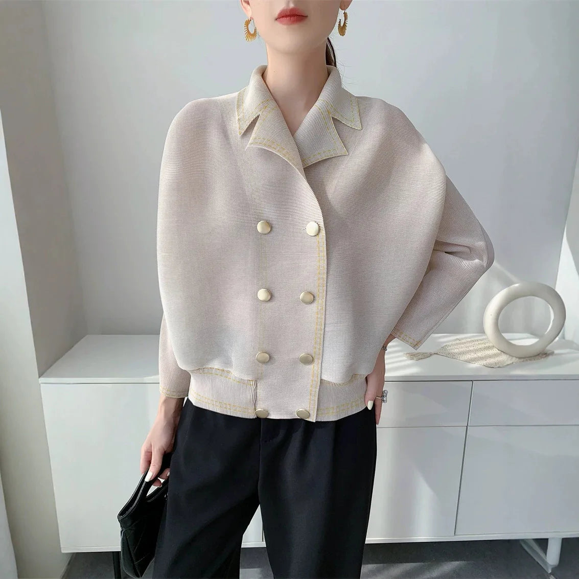 Miyake Women's Early‑Autumn Toothpick‑Texture Pleated Jacket, Relaxed‑Vibe Casual Outerwear, Slim‑Fitting Draping Commuter Top
