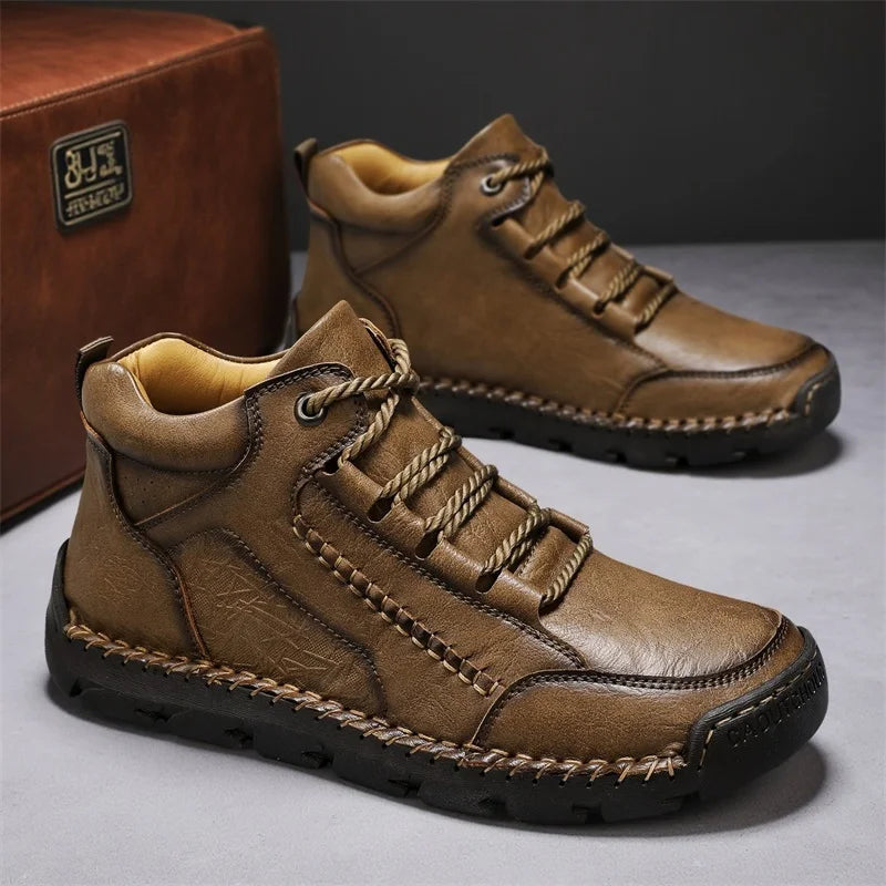 Autumn Mens Comfortable Lace Up Retro High Top Shoe Brand New Men Leather Boots Fashionable Anti Slip Soft Soled Mid-range Boots