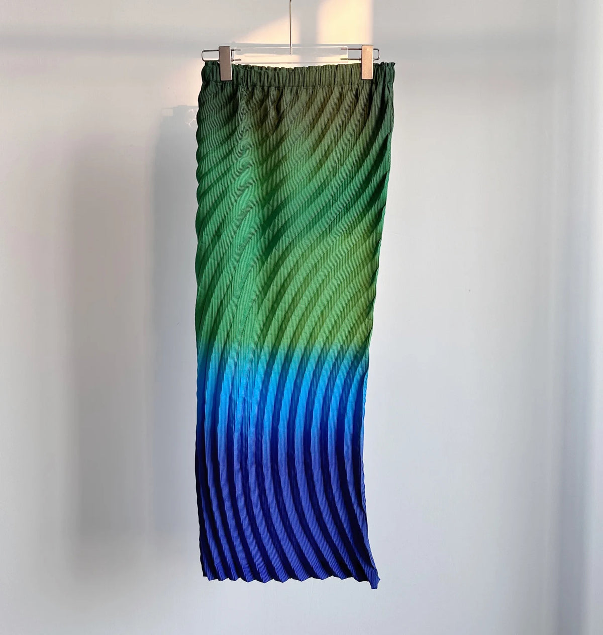 Miyake Pleated Gradient Half Skirt 2025 Summer New Fish Scale Pleats Elegant Temperament High Waist Half Skirt