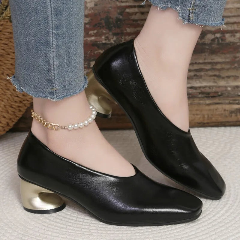 The 2025 Autumn New Style of High-end, Niche and Elegant Square Toe Single Shoes with Irregular Heels